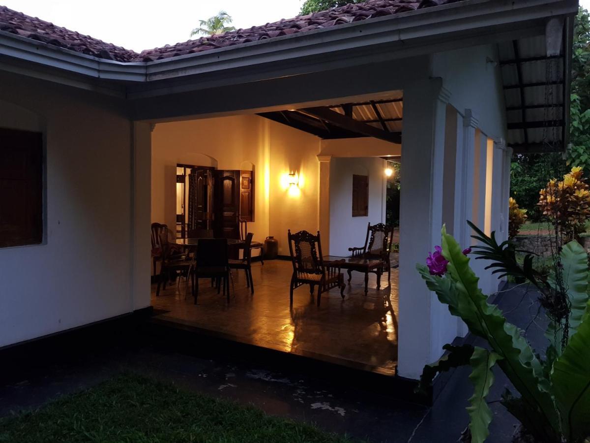 Chitra Ayurveda Hotel Bentota Bagian luar foto