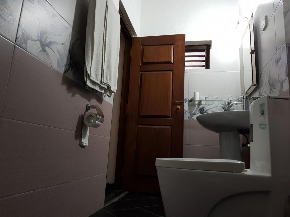Chitra Ayurveda Hotel Bentota Bagian luar foto