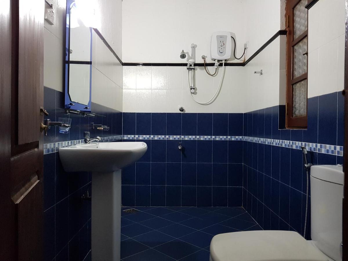Chitra Ayurveda Hotel Bentota Bagian luar foto