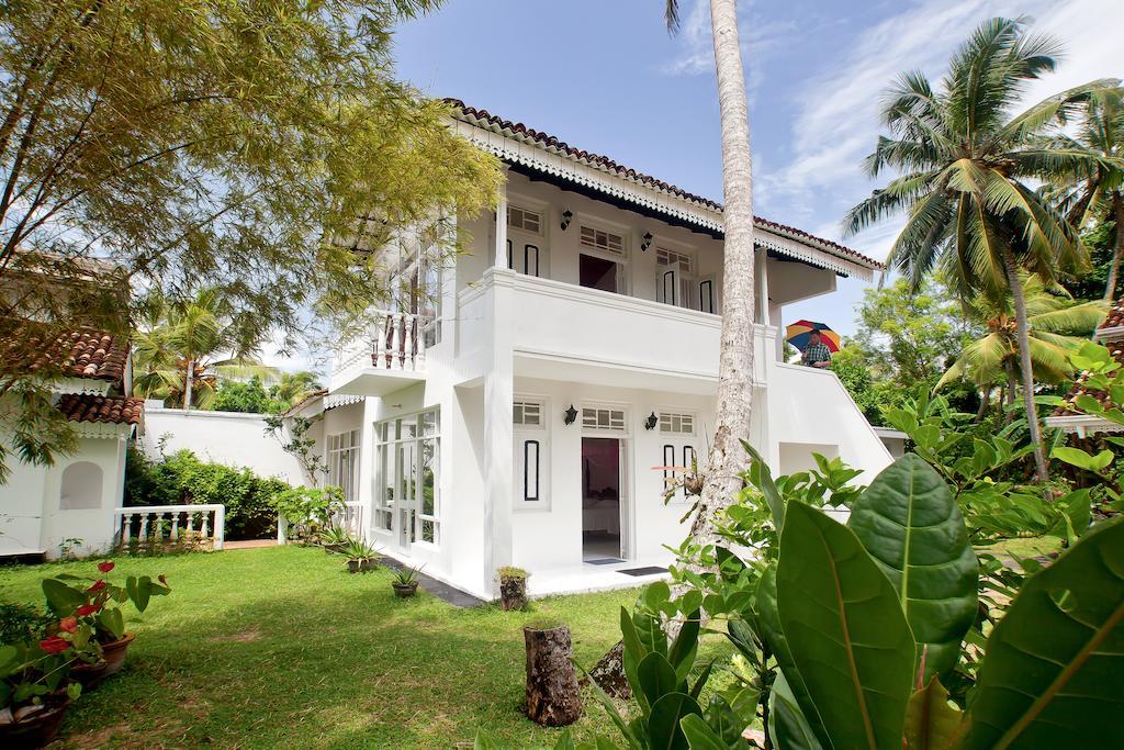 Chitra Ayurveda Hotel Bentota Bagian luar foto